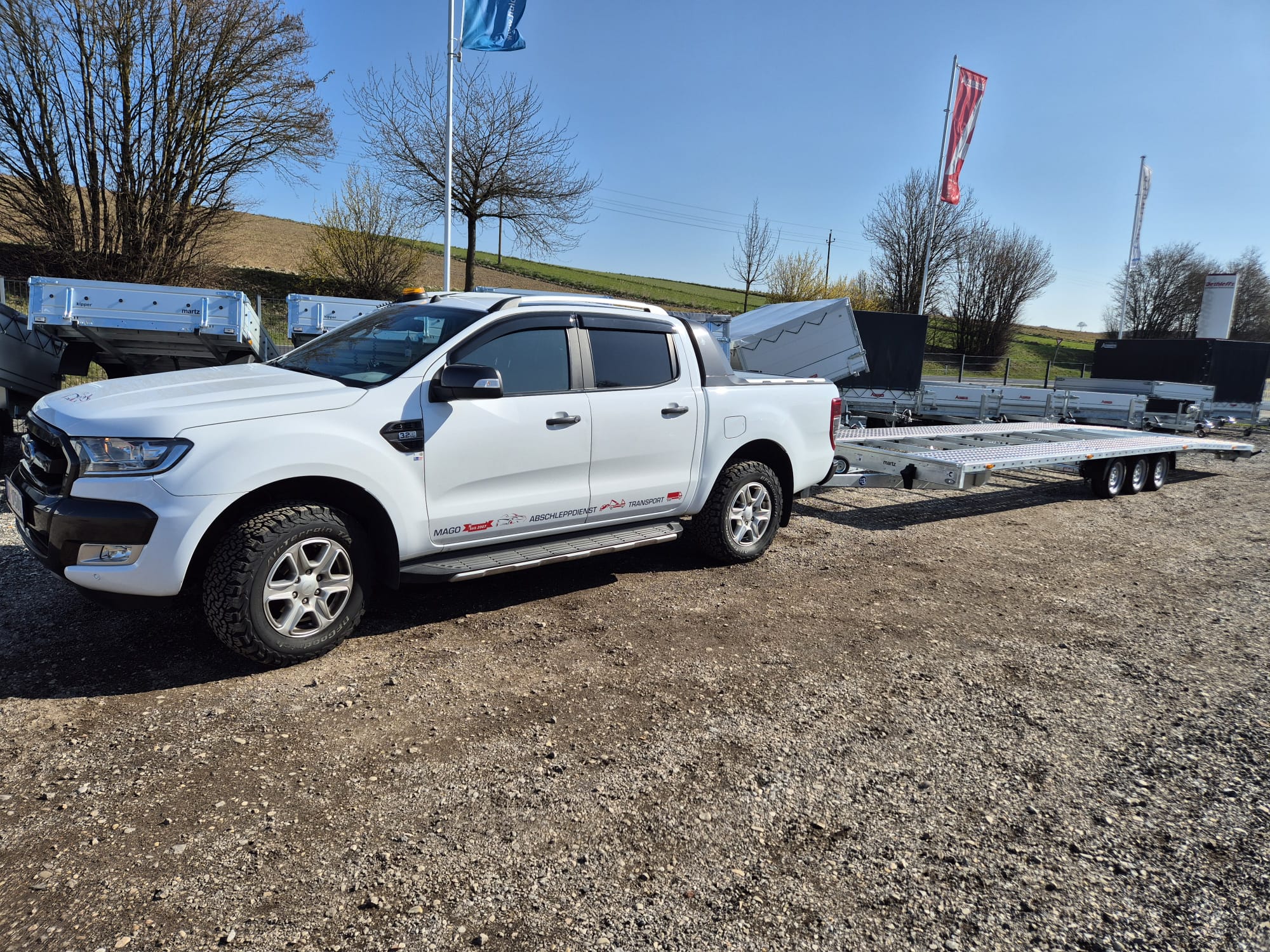 Große Anhänger von MAGOTransport